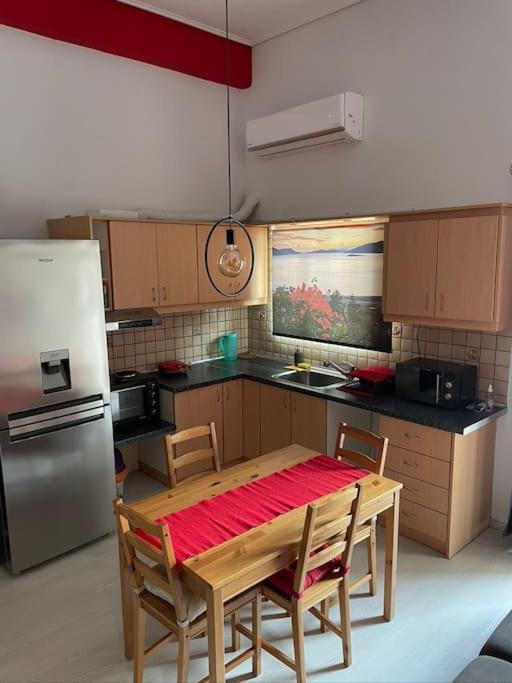 Comfy Apartment With Low Ceiling Attic 雅典 外观 照片