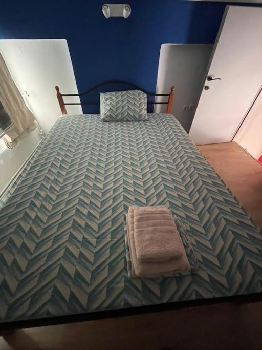 Comfy Apartment With Low Ceiling Attic 雅典 外观 照片