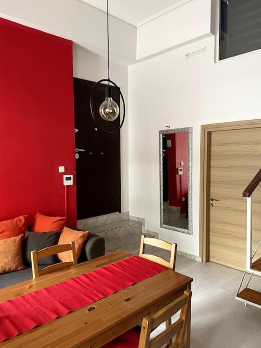 Comfy Apartment With Low Ceiling Attic 雅典 外观 照片
