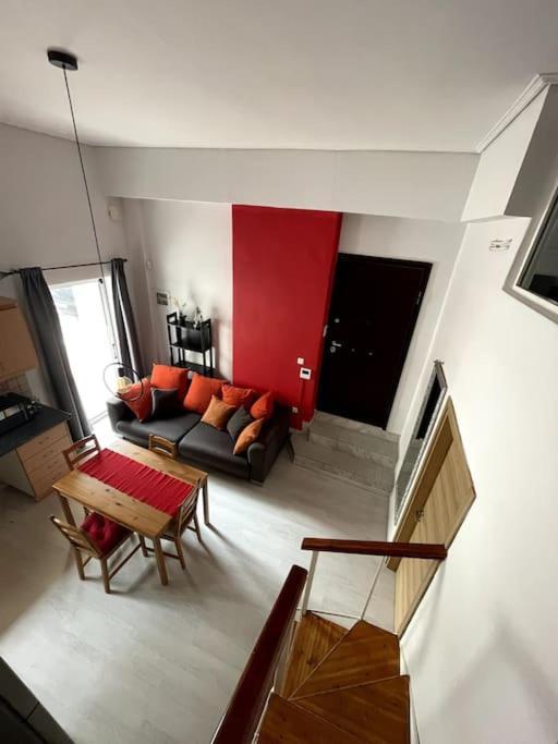 Comfy Apartment With Low Ceiling Attic 雅典 外观 照片